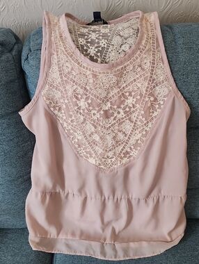 American Eagle LaceY Top Very Nice Used. Colorcis Blush Pinky Beige  Cream Lace